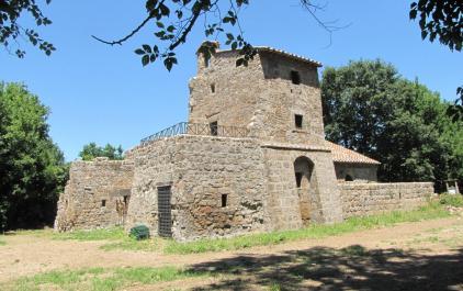 Andata e ritorno dal mondo degli Inferi: archeotrekking nelle necropoli rupestri Andata e ritorno dal mondo degli Inferi: archeotrekking nelle necropoli rupestri